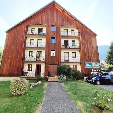 Le Flocon, T2, Wifi, Vue Montagne, Parking Gratuit, 4 Personnes Apartment Bagneres-de-Luchon Exterior photo