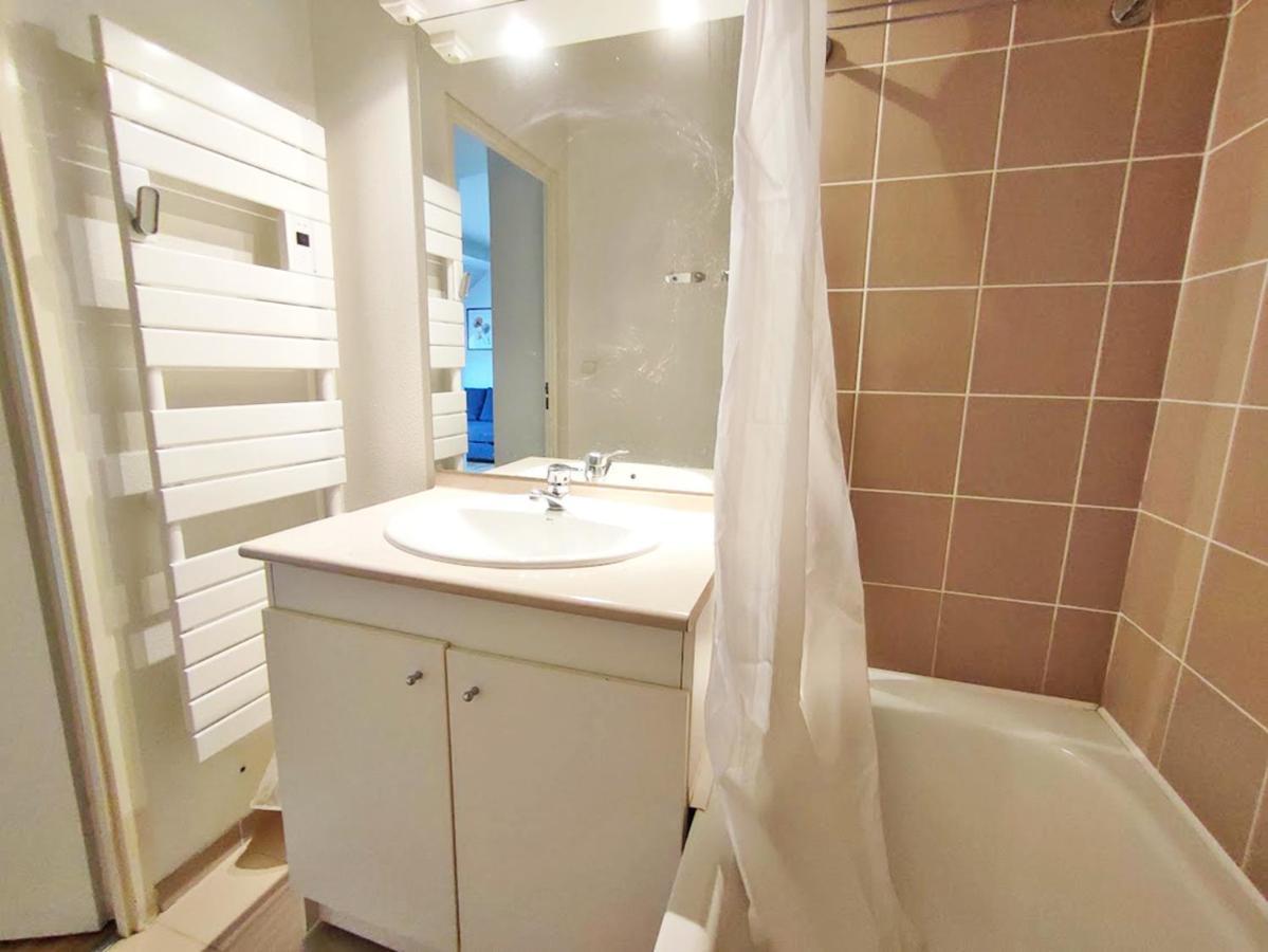 Apartment Le Flocon, T2, Wifi, Vue Montagne, Parking Gratuit, 4 Personnes Bagneres-de-Luchon